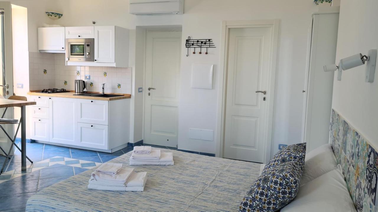 The Little Tower Of Minuta Apartment Scala Bagian luar foto