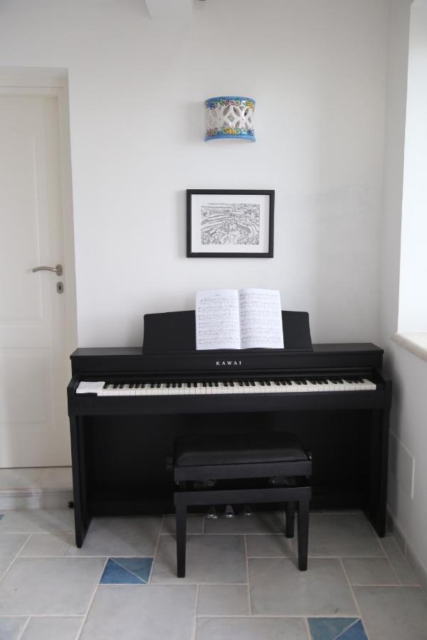 The Little Tower Of Minuta Apartment Scala Bagian luar foto